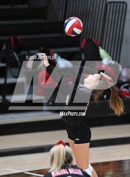 Thumbnail 2 in Benbrook vs Mineral Wells  photogallery.