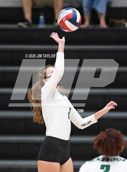 Thumbnail 1 in Benbrook vs Mineral Wells  photogallery.
