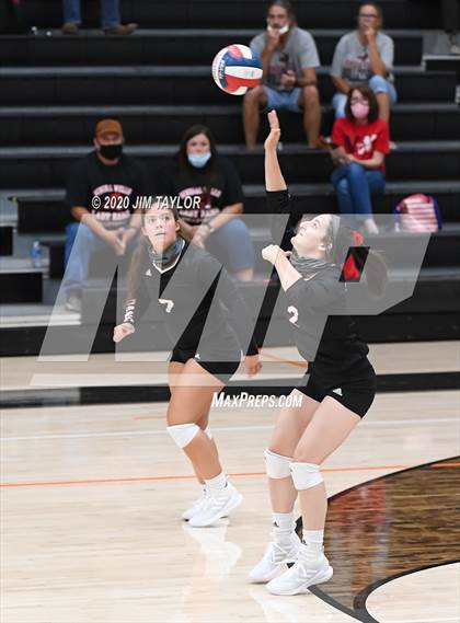 Thumbnail 1 in Benbrook vs Mineral Wells  photogallery.