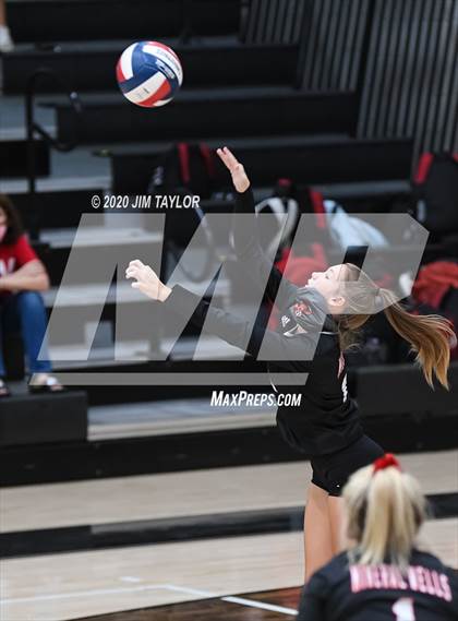 Thumbnail 2 in Benbrook vs Mineral Wells  photogallery.