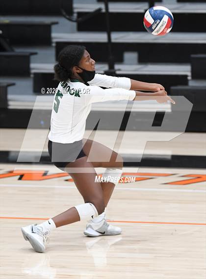 Thumbnail 3 in Benbrook vs Mineral Wells  photogallery.