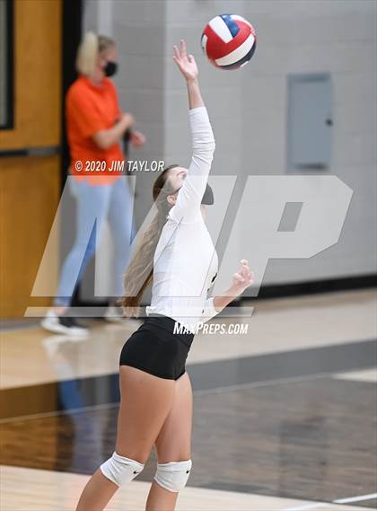 Thumbnail 3 in Benbrook vs Mineral Wells  photogallery.