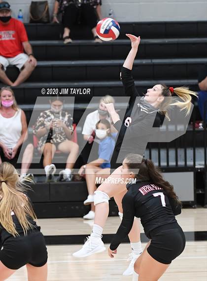 Thumbnail 3 in Benbrook vs Mineral Wells  photogallery.