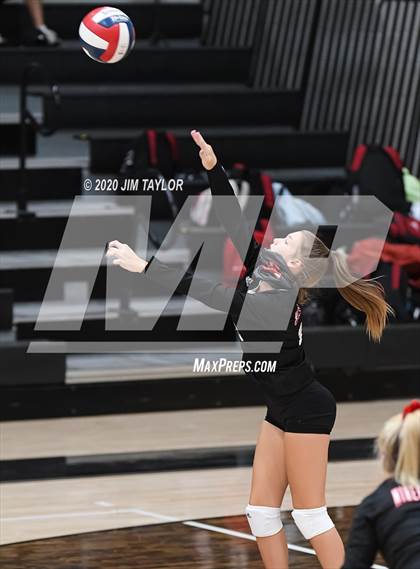 Thumbnail 1 in Benbrook vs Mineral Wells  photogallery.