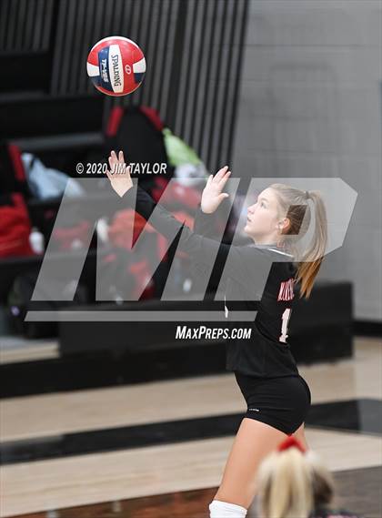 Thumbnail 2 in Benbrook vs Mineral Wells  photogallery.