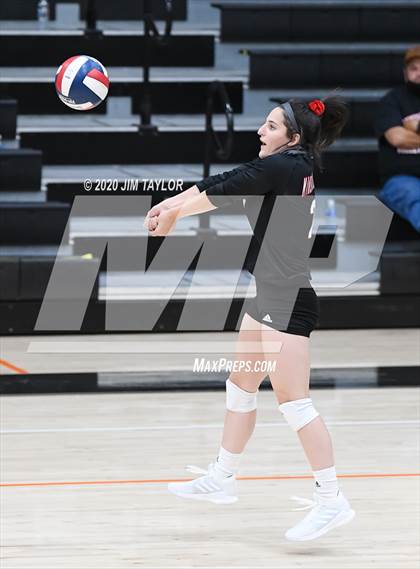 Thumbnail 3 in Benbrook vs Mineral Wells  photogallery.