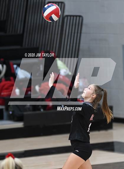 Thumbnail 1 in Benbrook vs Mineral Wells  photogallery.