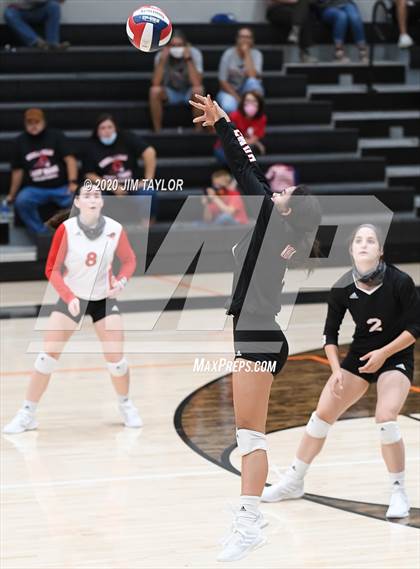 Thumbnail 2 in Benbrook vs Mineral Wells  photogallery.
