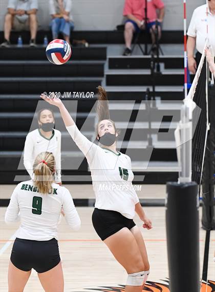 Thumbnail 2 in Benbrook vs Mineral Wells  photogallery.