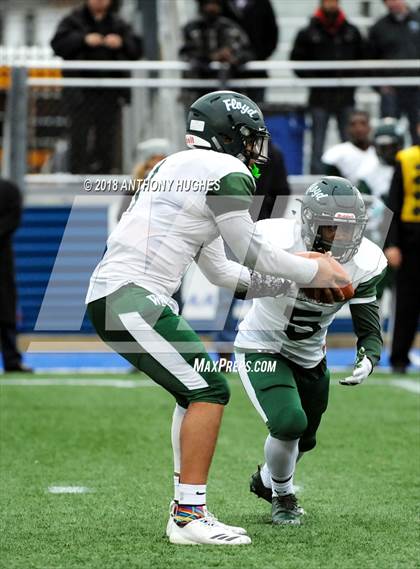Thumbnail 3 in William Floyd vs. Freeport (Section 8 D1 Long Island Final) photogallery.