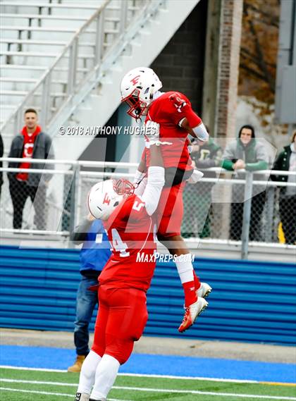 Thumbnail 3 in William Floyd vs. Freeport (Section 8 D1 Long Island Final) photogallery.