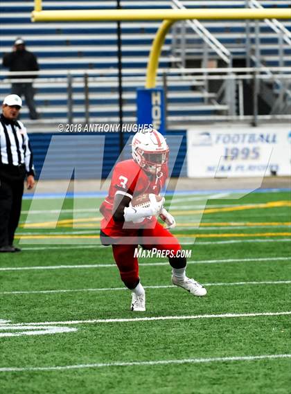 Thumbnail 2 in William Floyd vs. Freeport (Section 8 D1 Long Island Final) photogallery.