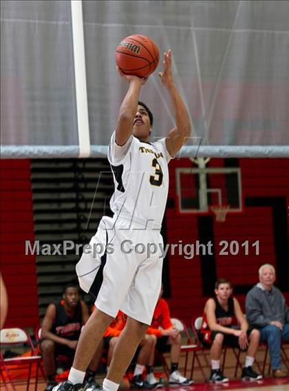 Thumbnail 3 in San Jacinto vs. Yucca Valley (Palm Springs Winter Classic) photogallery.