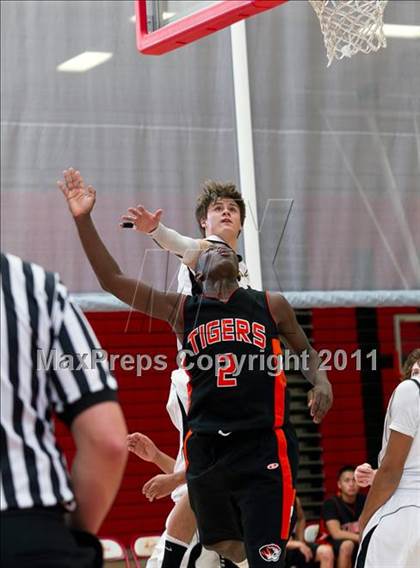 Thumbnail 1 in San Jacinto vs. Yucca Valley (Palm Springs Winter Classic) photogallery.