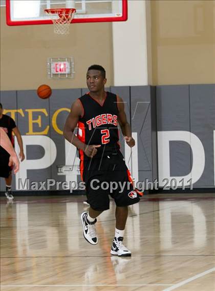 Thumbnail 3 in San Jacinto vs. Yucca Valley (Palm Springs Winter Classic) photogallery.
