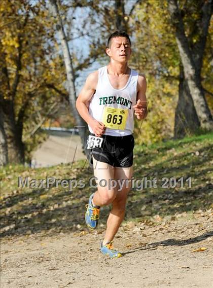 Thumbnail 2 in CIF State Cross Country Championships (Boys Division III) photogallery.