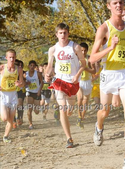 Thumbnail 2 in CIF State Cross Country Championships (Boys Division III) photogallery.