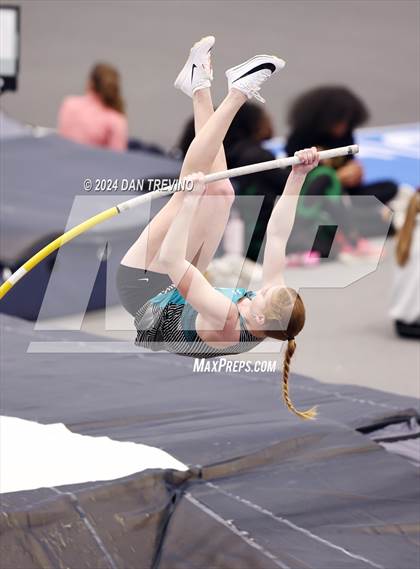 Thumbnail 3 in VHSL State Championship - Class 5 (Pole Vault) photogallery.
