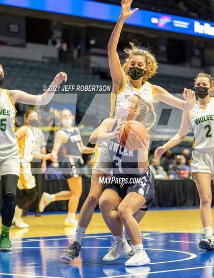 Thumbnail 1 in Fowler vs. Carney-Nadeau (MHSAA D4 Semifinal) photogallery.
