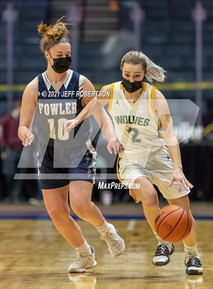 Thumbnail 2 in Fowler vs. Carney-Nadeau (MHSAA D4 Semifinal) photogallery.