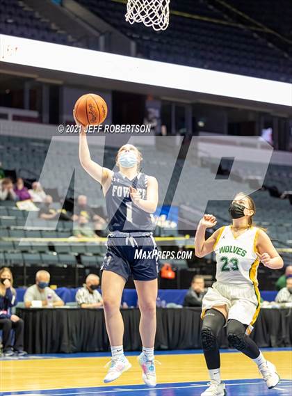 Thumbnail 3 in Fowler vs. Carney-Nadeau (MHSAA D4 Semifinal) photogallery.