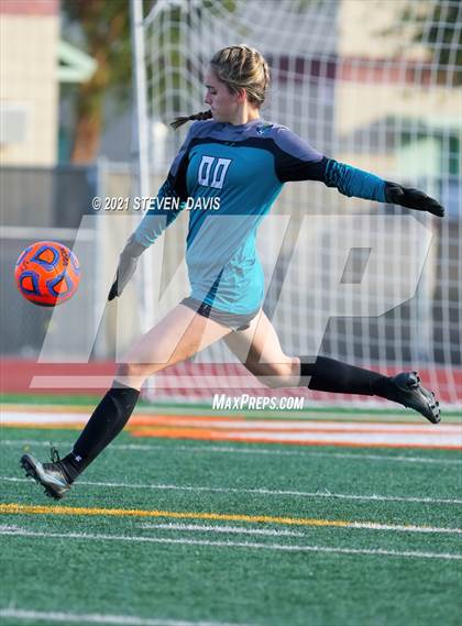 Thumbnail 2 in Highland vs. Perry (Coyote Classic Soccer Tournament) photogallery.