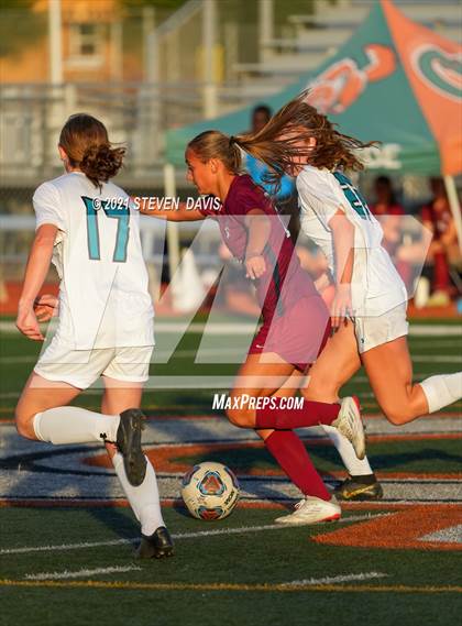 Thumbnail 1 in Highland vs. Perry (Coyote Classic Soccer Tournament) photogallery.