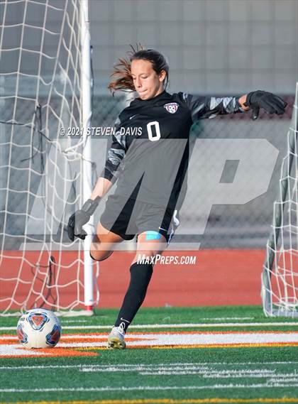 Thumbnail 2 in Highland vs. Perry (Coyote Classic Soccer Tournament) photogallery.