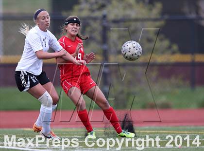 Thumbnail 2 in Grandview vs. Regis Jesuit (CHSAA 5A Playoff First Round) photogallery.