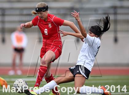 Thumbnail 2 in Grandview vs. Regis Jesuit (CHSAA 5A Playoff First Round) photogallery.