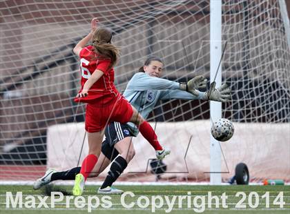 Thumbnail 1 in Grandview vs. Regis Jesuit (CHSAA 5A Playoff First Round) photogallery.