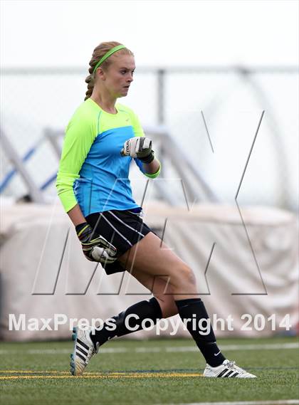 Thumbnail 2 in Grandview vs. Regis Jesuit (CHSAA 5A Playoff First Round) photogallery.