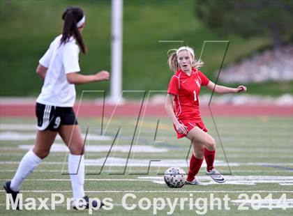 Thumbnail 1 in Grandview vs. Regis Jesuit (CHSAA 5A Playoff First Round) photogallery.