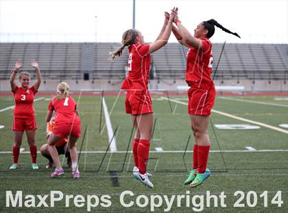 Thumbnail 1 in Grandview vs. Regis Jesuit (CHSAA 5A Playoff First Round) photogallery.