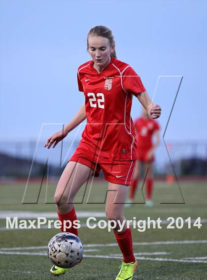 Thumbnail 3 in Grandview vs. Regis Jesuit (CHSAA 5A Playoff First Round) photogallery.