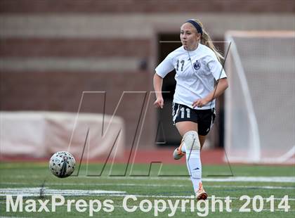 Thumbnail 2 in Grandview vs. Regis Jesuit (CHSAA 5A Playoff First Round) photogallery.