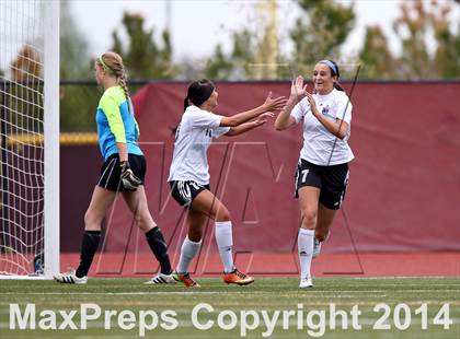 Thumbnail 2 in Grandview vs. Regis Jesuit (CHSAA 5A Playoff First Round) photogallery.