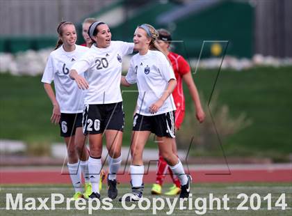 Thumbnail 1 in Grandview vs. Regis Jesuit (CHSAA 5A Playoff First Round) photogallery.