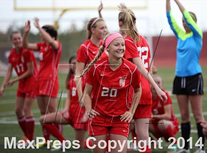 Thumbnail 1 in Grandview vs. Regis Jesuit (CHSAA 5A Playoff First Round) photogallery.
