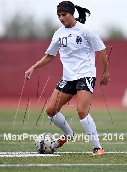 Thumbnail 3 in Grandview vs. Regis Jesuit (CHSAA 5A Playoff First Round) photogallery.