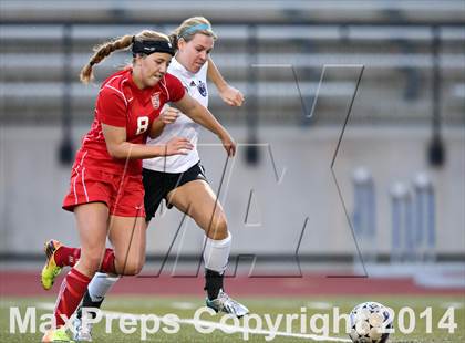 Thumbnail 2 in Grandview vs. Regis Jesuit (CHSAA 5A Playoff First Round) photogallery.