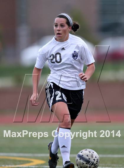 Thumbnail 2 in Grandview vs. Regis Jesuit (CHSAA 5A Playoff First Round) photogallery.