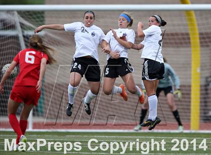 Thumbnail 3 in Grandview vs. Regis Jesuit (CHSAA 5A Playoff First Round) photogallery.