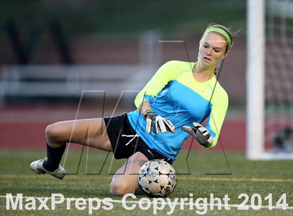 Thumbnail 3 in Grandview vs. Regis Jesuit (CHSAA 5A Playoff First Round) photogallery.