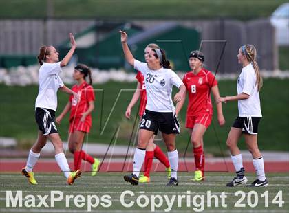 Thumbnail 3 in Grandview vs. Regis Jesuit (CHSAA 5A Playoff First Round) photogallery.