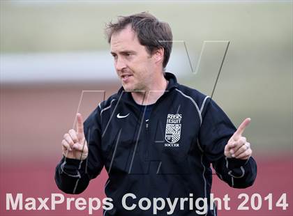 Thumbnail 1 in Grandview vs. Regis Jesuit (CHSAA 5A Playoff First Round) photogallery.