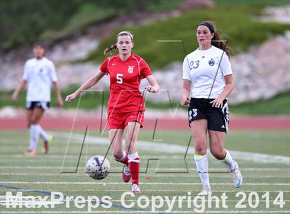 Thumbnail 2 in Grandview vs. Regis Jesuit (CHSAA 5A Playoff First Round) photogallery.