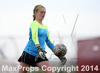 Thumbnail 1 in Grandview vs. Regis Jesuit (CHSAA 5A Playoff First Round) photogallery.
