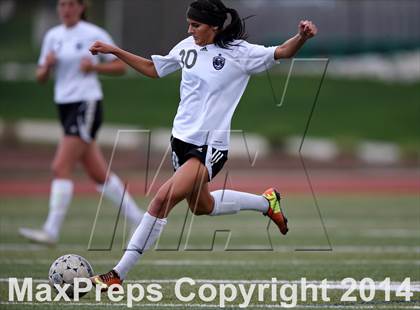 Thumbnail 3 in Grandview vs. Regis Jesuit (CHSAA 5A Playoff First Round) photogallery.