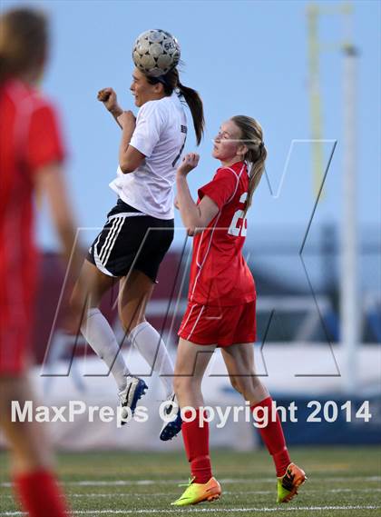 Thumbnail 3 in Grandview vs. Regis Jesuit (CHSAA 5A Playoff First Round) photogallery.